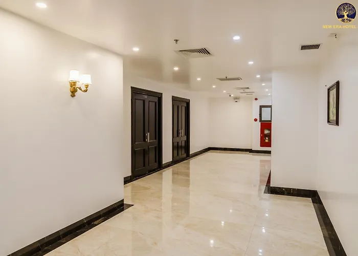 Khách sạn New Era & 4*